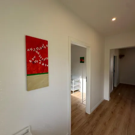 Monteurunterkunft In Fuer Bis Zu 8 Personen - Komplettes Haus Fuer Sie Allein! Prázdninový dům Duisburg